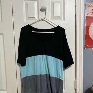 Tri/color v neck t-shirt